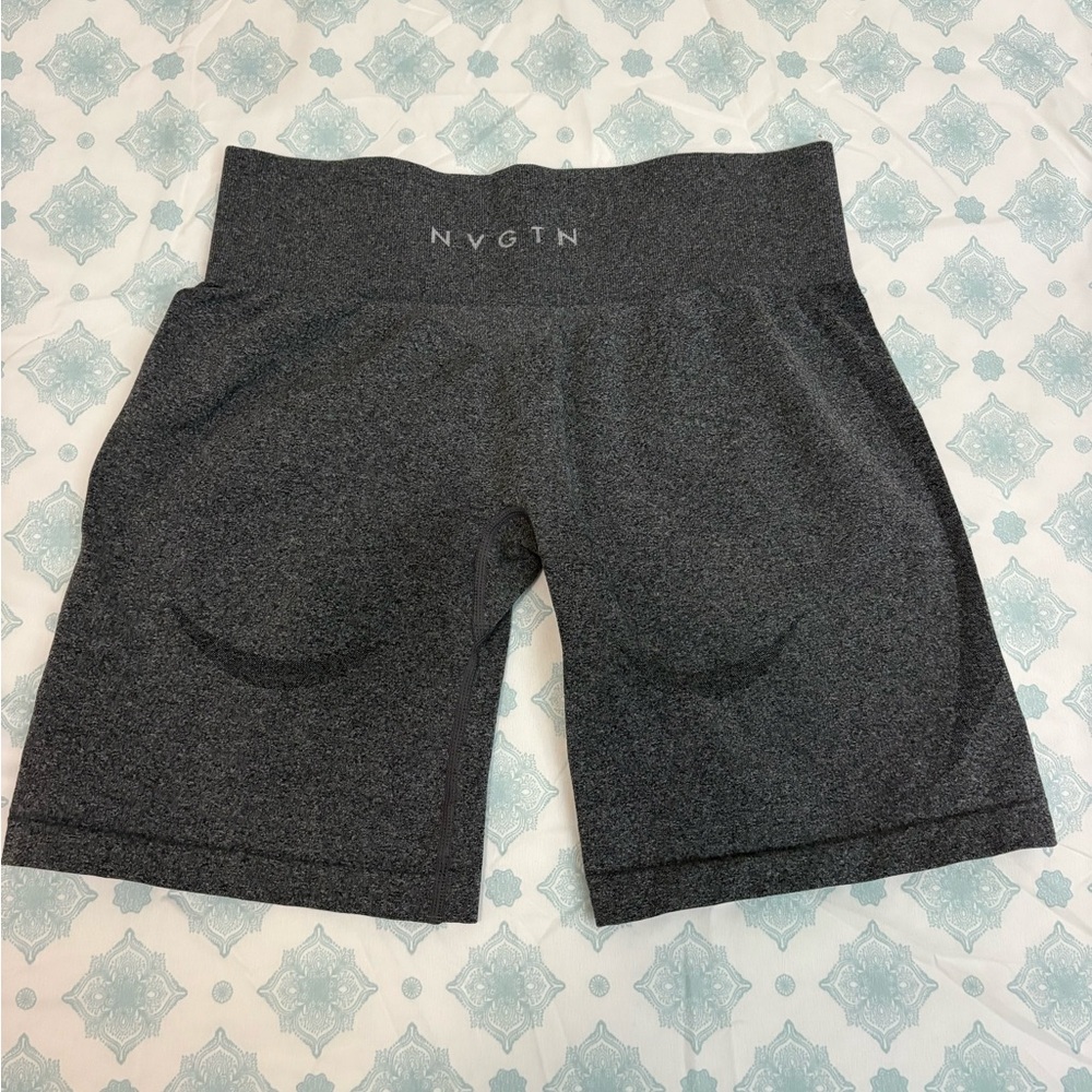 NVGTN Mid Rise Contour Seamless Shorts - Black Speckled